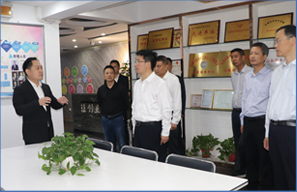 安康市委常委、統(tǒng)戰(zhàn)部部長(zhǎng)寇全安一行來(lái)安康德隆公司調(diào)研指導(dǎo)